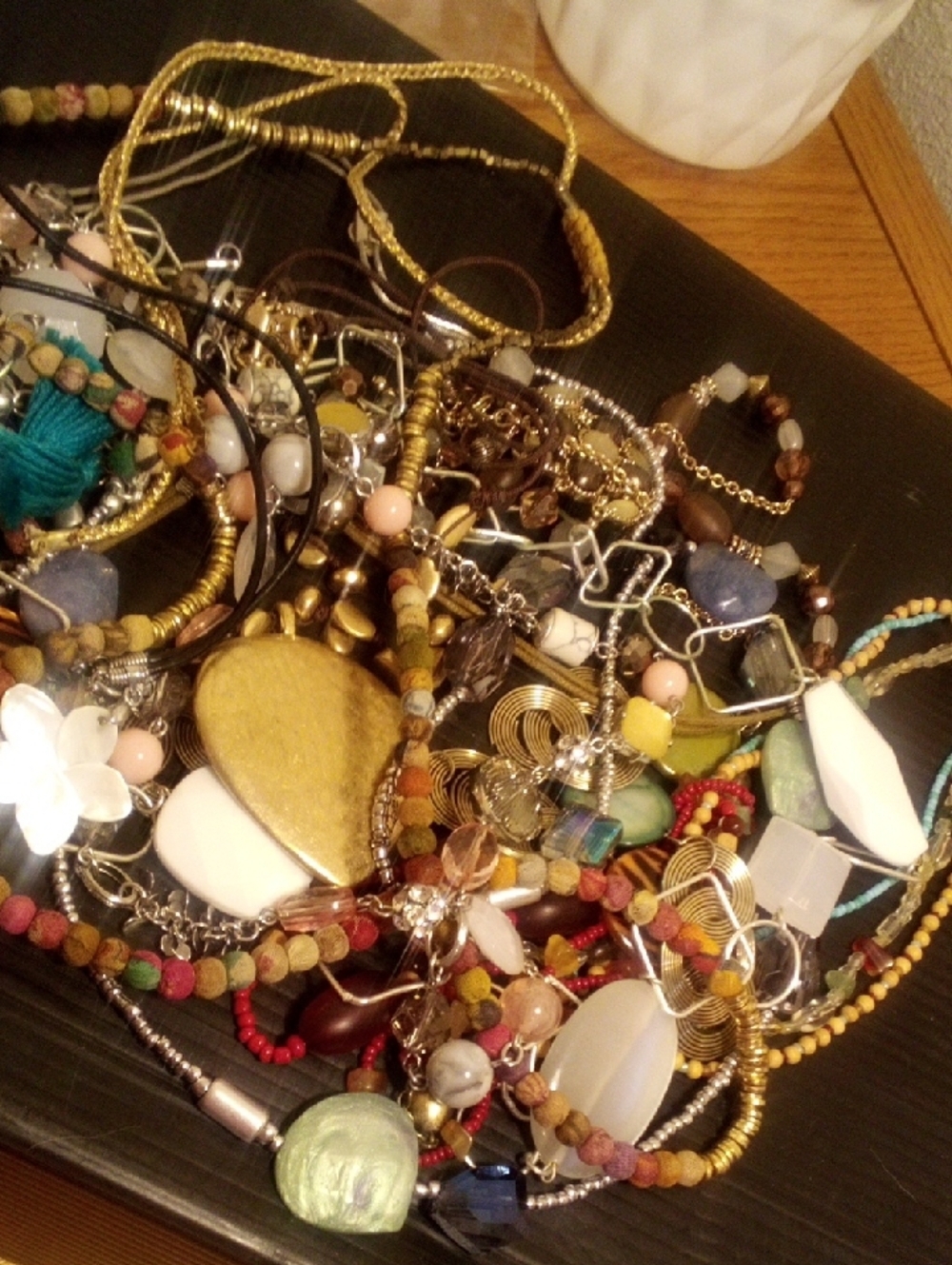 Miscellaneous Necklaces and Jewelry - Women’s - Picture 5 of 6